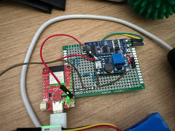 Zbastlená sestava: ESP32-C3 LPKit, modul MAX485, DC-DC měnič a Li-ion článek